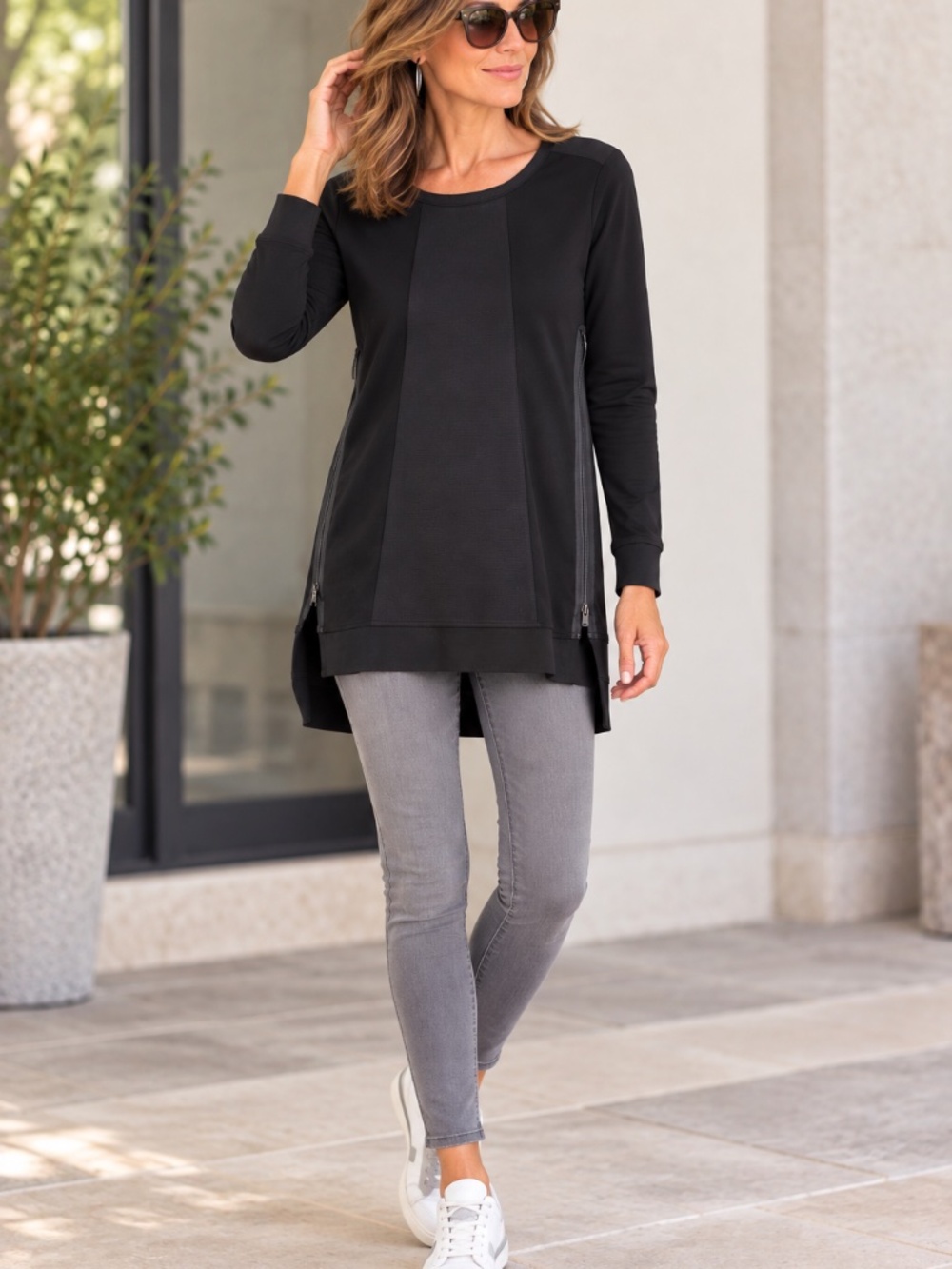 Lynn Silver Textured Black Long-Sleeve Tunic with Side Zip Detail, size S-M